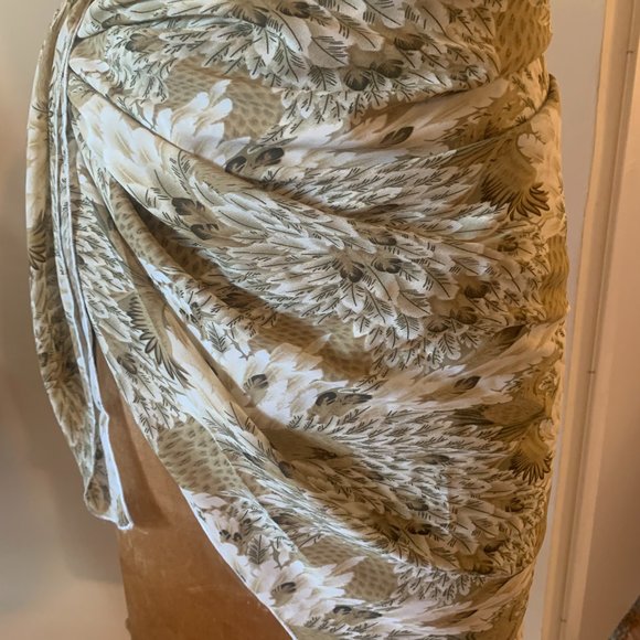 Vintage Scarf in 100% Georgette white, ivory and brown - in Hawk and Feathers - Picture 2 of 10